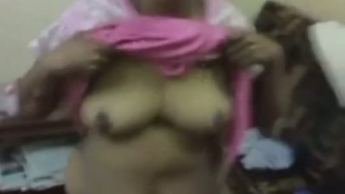 South Indian aunt exposing her breast and chuth infront of broker guy