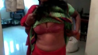 Indian porn videos of desi village girl first time exposed by cousin