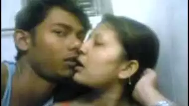 Indian sex scandal mms clip of desi young bhabhi with secret lover