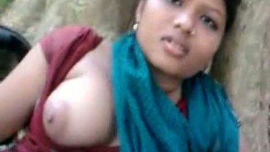Bangladeshi sexy muslim girl first time outdoor sex with lover