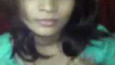 Big tits bhabi exposing in online porn movies