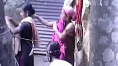 Desi village girls outdoor bath scene leaked by voyeur