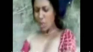 Indian Beauty Madhuri Get Sucking