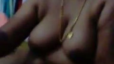 Aunty from Surat enjoys illegal sex relation