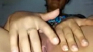 Mumbai horny teen girl rubs clit and masturbates