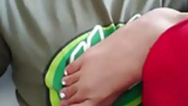 Sucking her sweet indian toes