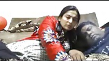 Beautiful Bhabhi Smnoking n enjoring with hubby webcam