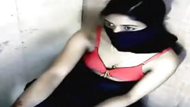 Hyderabadi broad Priyanka hide her face on skype chat 