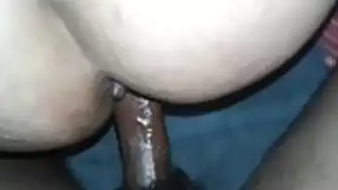 Indian wife ass fucking with oil 