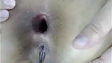 Desi NRI slut Deepti's anal hole closeup