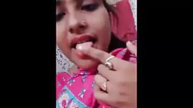 Horny Indian girl showing