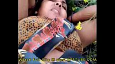 Desi village aunty fucked in the forest
