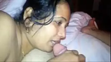 Desi maid sucking her boss’ dick while fingering