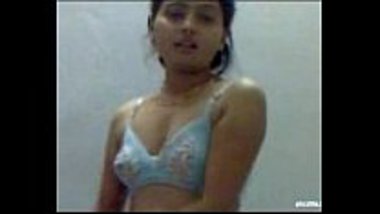 Leaked MMS of a hot Delhi college girl