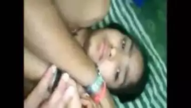 Banging Desi Virgin Girl’s Tight Pussy