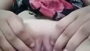 Indian Hot Girl pussy showing