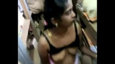 Fucking hot married tamil girl inside the shop
