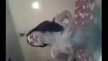 Another leaked video of Kashmiri girl