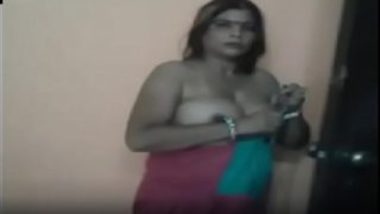 Punjabi bhabhi caught having sex with married man