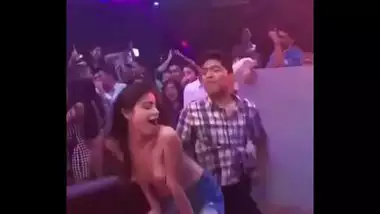 College girl of VIT bhopal university Fresher party 2019
