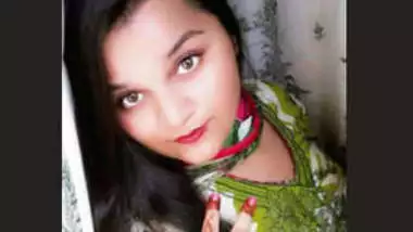 Paki Girl Showing Boob and PussyOn Video call Part 1