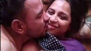 Beautiful Indian MILF romantic xvideo with BF