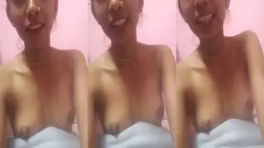 Kkinny Tamil girl MMS boob show video
