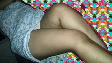 Hot ass Mallu bhabhi riding hubby’s cock *saree, boob, pussy pics attached