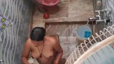Desi Bhabhi Bath record hidden-cam