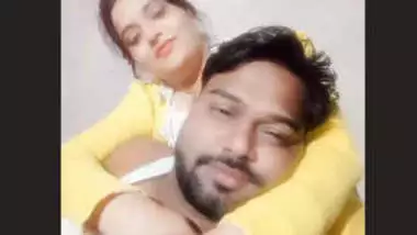 Indian Couple Romance and Pussy Licking new clips part 1