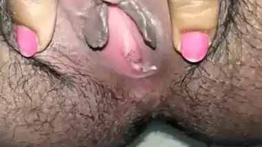 Bhabi showing pussy closeup and cum