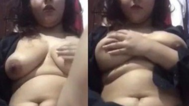 Beautiful Chubby wife Pussy Fingering