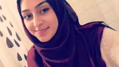 hot paki hijab girl abroad living showing her nude video hd photos