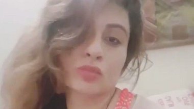 Pakistani MMS – Paki lady showing boobs