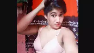 Desi cute village girl show her nice boobs