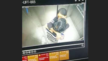 Desi lover romance in lift