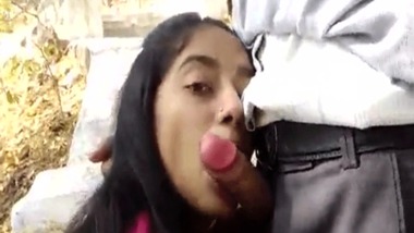 College girl blowjob outdoors video to ignite your sex nerves