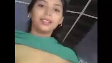 Desi Cute Babe Showing small tits