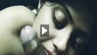 Indian girl sucks her loverâ€™s dick in a cute sexy way