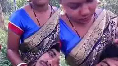 Desi lover romance in park with sharee
