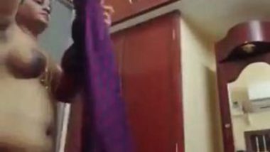 Tamil MILF aunty stayathome dressing video