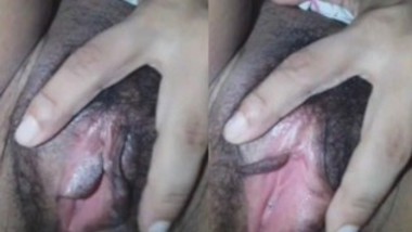 Desi Girl Showing Her Hairy Pink Pussy