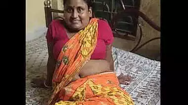 bubbly village housewife erotic navel show