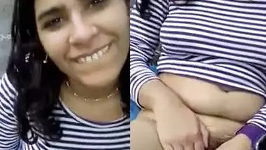 Desi Babe Showing Boobs & Pussy
