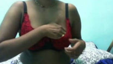 Desi Indian gf Shilpa milking boobs n recording