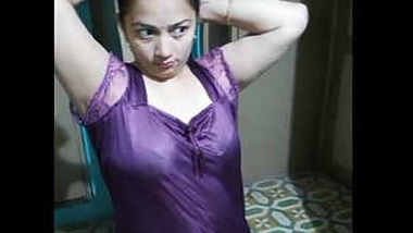 Big booby housewife bhabhi Nishah.
