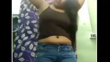 Desi bhabi sexy navel