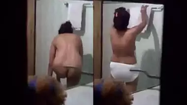 Desi Girl Captured In Bathroom