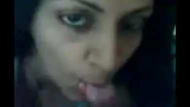 Desi Indian village girl gives amazing blowjob