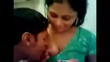 MMS Showing Sucking Boobs Of Indian Woman